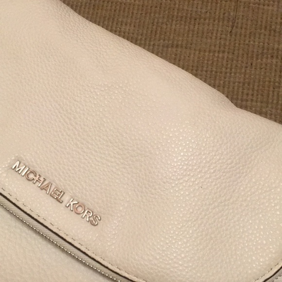 Michaele Kors leather white shoulder bag - Picture 3 of 8